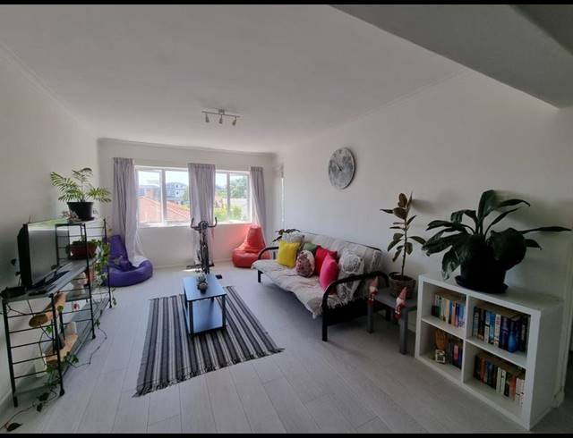 2 BEDROOM PROPERTY TO RENT IN WOODSTOCK